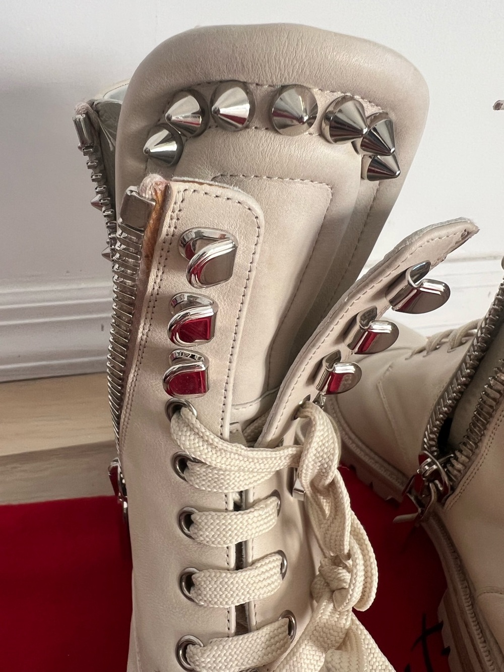 Christian Louboutin Cream Lace-Up Studded Combat Boots Size 38 100% Authentic - Picture 11 of 14